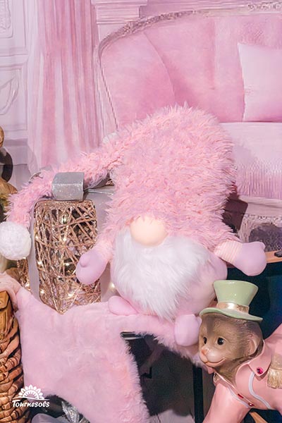 Le marché de Noël des jardineries Tournesols - Lutin en peluche rose